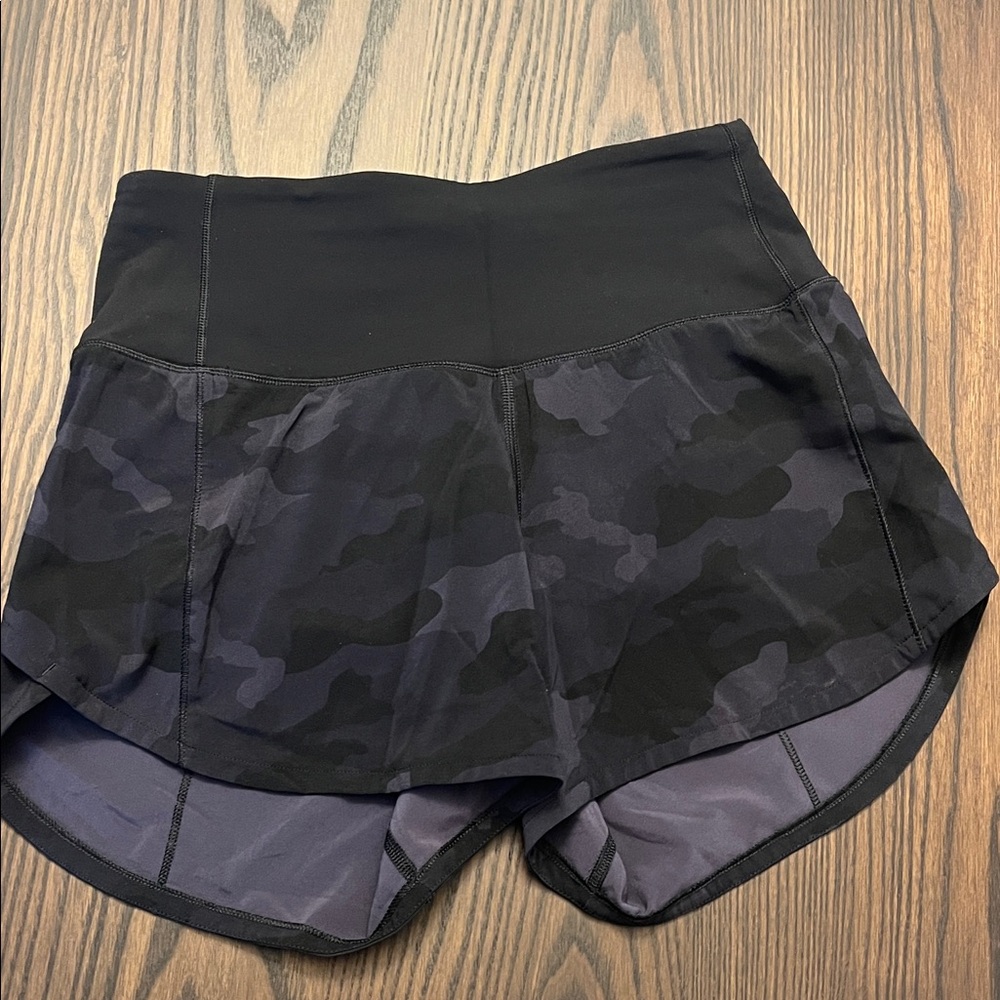 Black Camo Women's Shorts Lululemon Sz 2